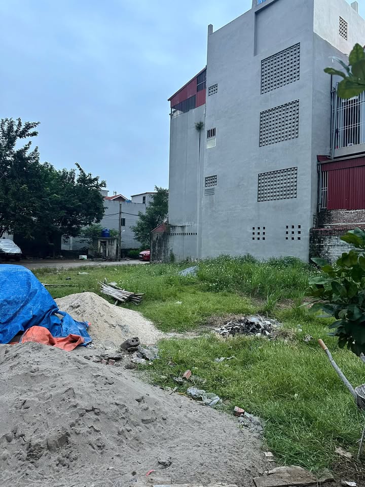 Đất Hồng Châu, Hưng Yên 130m² giá 5 tỷ - Khu dân cư đông đúc, tiện ích đầy đủ!