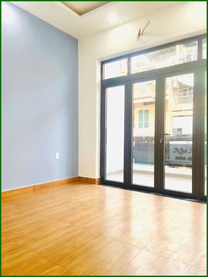 Cho Thuê Nguyên Căn Mặt Tiền Đường Hòa Hảo 56m² giá 32 triệu - Vị trí đắc địa trung tâm quận 10!