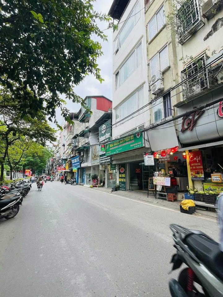 Nhà mặt phố Đặng Tiến Đông 27m² giá 20 tỷ - Vỉa hè rộng, ô tô tránh