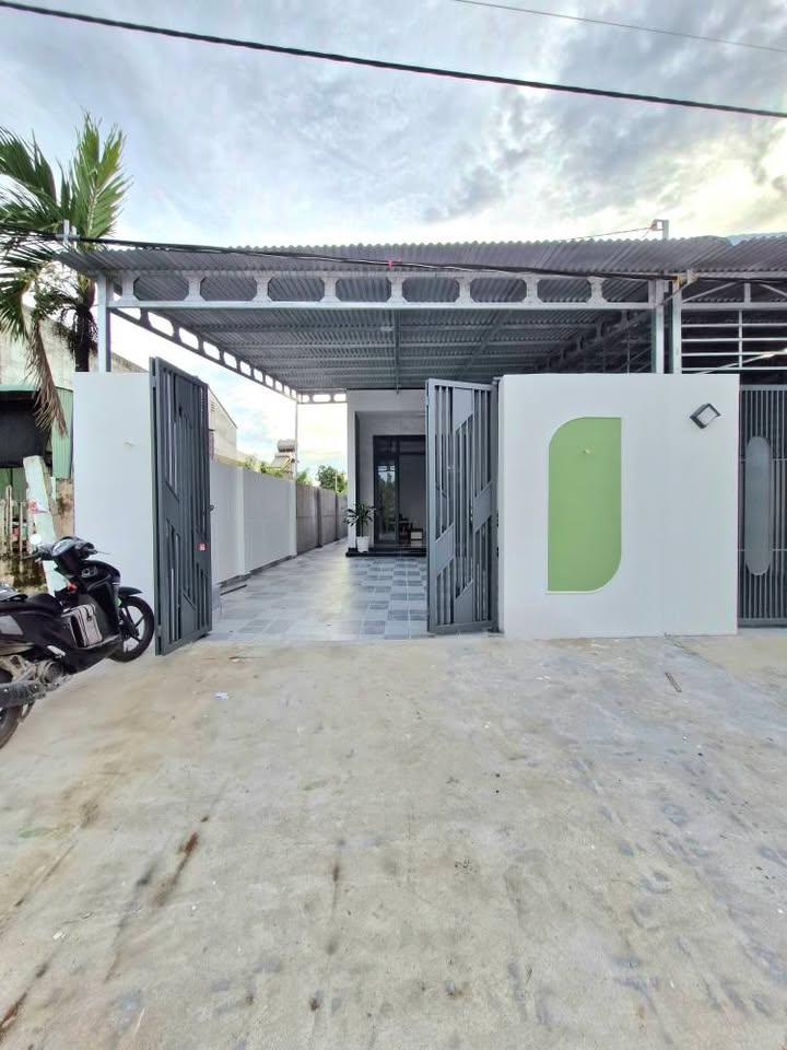 Nhà bán chính chủ 49 NVL, Long Hoa, Tây Ninh 108m² - Vào ở ngay!