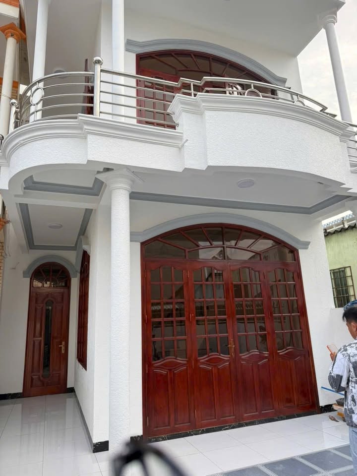 Nhà lầu phong cách Indochine Lạc Đạo Phan Thiết 70m² giá 1.75 tỷ - Dọn vào ở ngay!