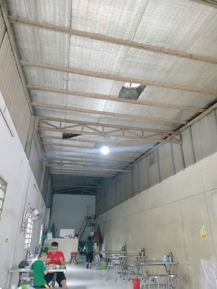 Mặt tiền đường Hà Huy Giáp, quận 12 - Diện tích 135m² - Phù hợp kinh doanh ăn uống!