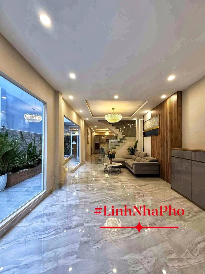 Nhà phố Nguyễn Trãi, Quận 1, 110m² giá 24.99 tỷ - Đầu tư Airbnb ổn định!