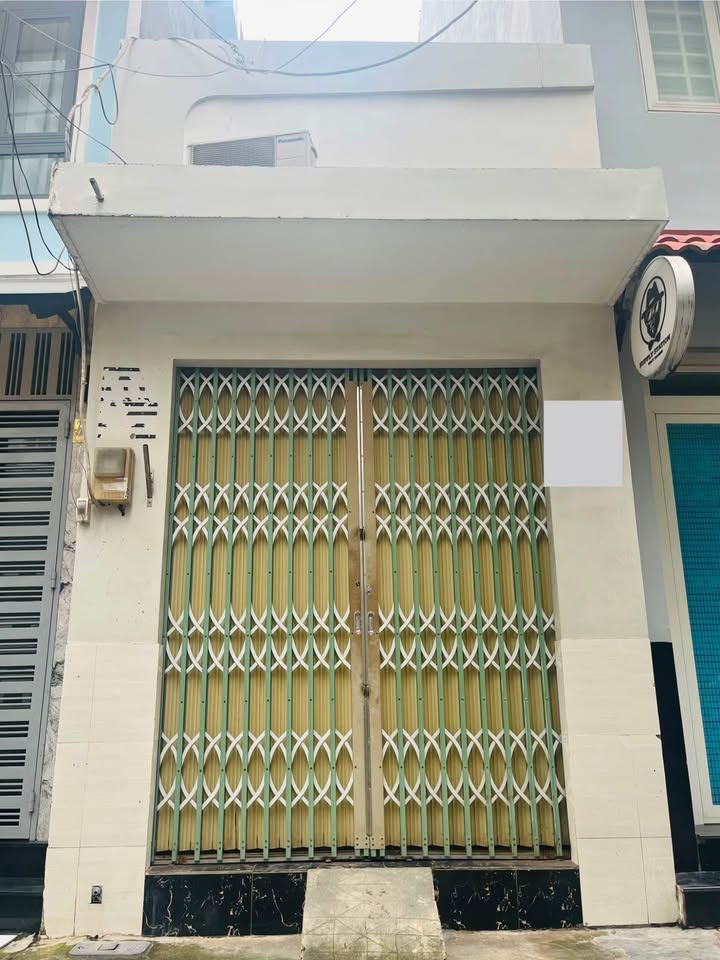 Nhà riêng tại Trần Hưng Đạo, Quận 1 - 35m² giá 6.8 tỷ - Hẻm ô tô, pháp lý rõ ràng!