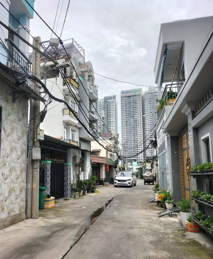 Nhà 4 Tầng Hẻm Xe Hơi 120m² Huỳnh Tấn Phát, Quận 7 - Giá chỉ 8 tỷ!