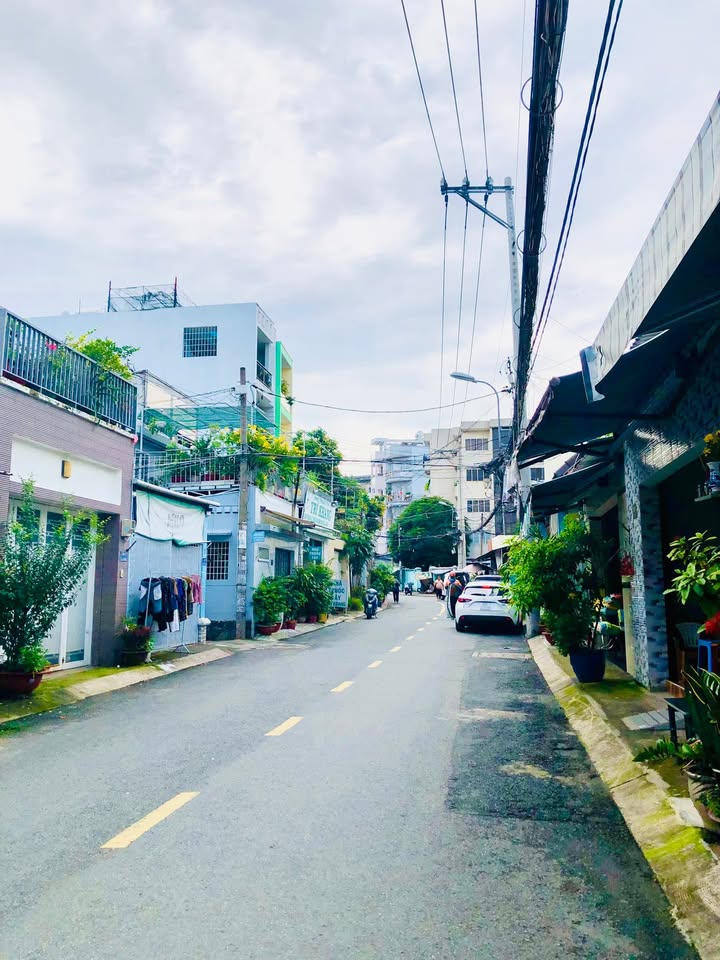 Nhà phố Gò Vấp 45m² giá 6.7 tỷ - Hẻm xe tải 8m, sẵn sàng vào ở!