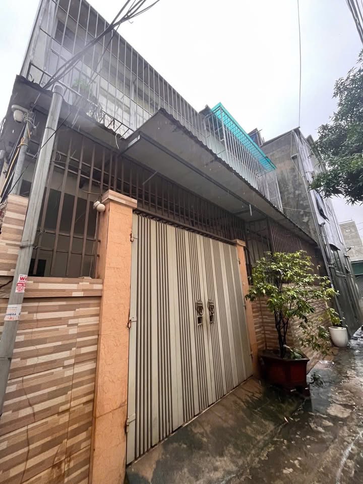 Nhà 2 tầng Nguyễn Văn Cừ 107m² giá 4 tỷ - Vị trí đắc địa trung tâm!