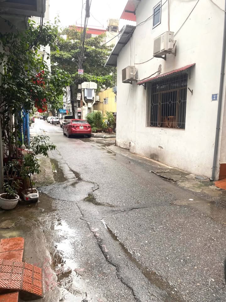 Đất Ngô Gia Tự, Việt Hưng, Long Biên 30m² giá 4.9 tỷ - Ngõ thông ô tô tránh!