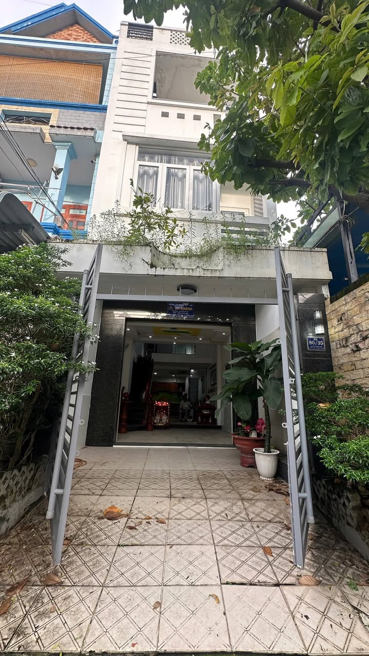 Nhà 1 trệt 2 lầu tại Dĩ An, Bình Dương 64m² giá 4,3 tỷ - Sẵn sàng vào ở ngay!