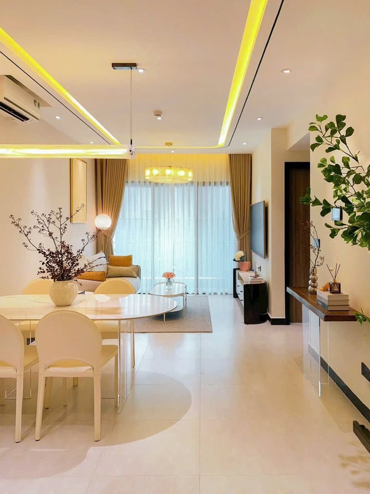 Căn hộ cao cấp De La Sol Quận 4 70m² giá 8.5 tỷ - View sông thoáng mát!