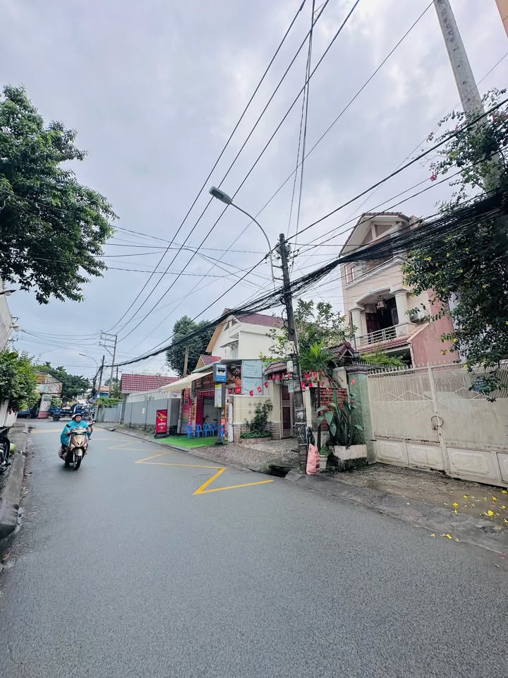 Nhà 3 tầng đường Hoàng Diệu 2 - Phường Linh Chiểu - 84.7m² - Sổ đỏ chính chủ, giá chỉ 14.2 tỷ!