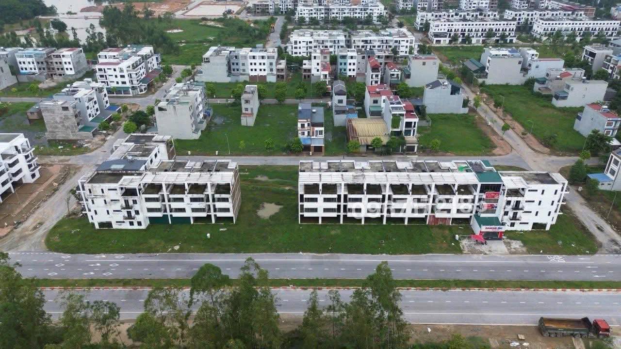 Nhà liền kề mặt đường 36m KĐT mới Xuân Hoà 120m² giá 5 tỷ - Sổ đỏ chính chủ!