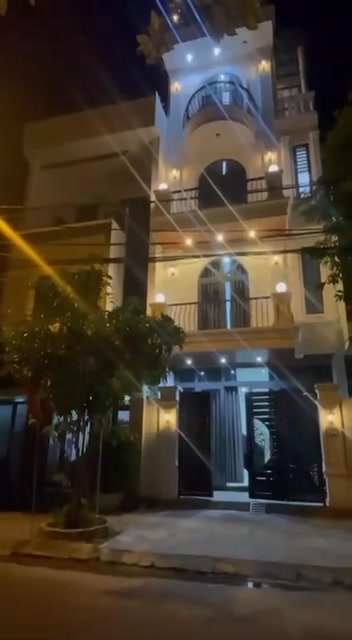 Nhà phố 4.5 tầng Hoàng Quốc Việt, Sơn Trà 80m² giá 12.5 tỷ - Đầu tư sinh lời bền vững!