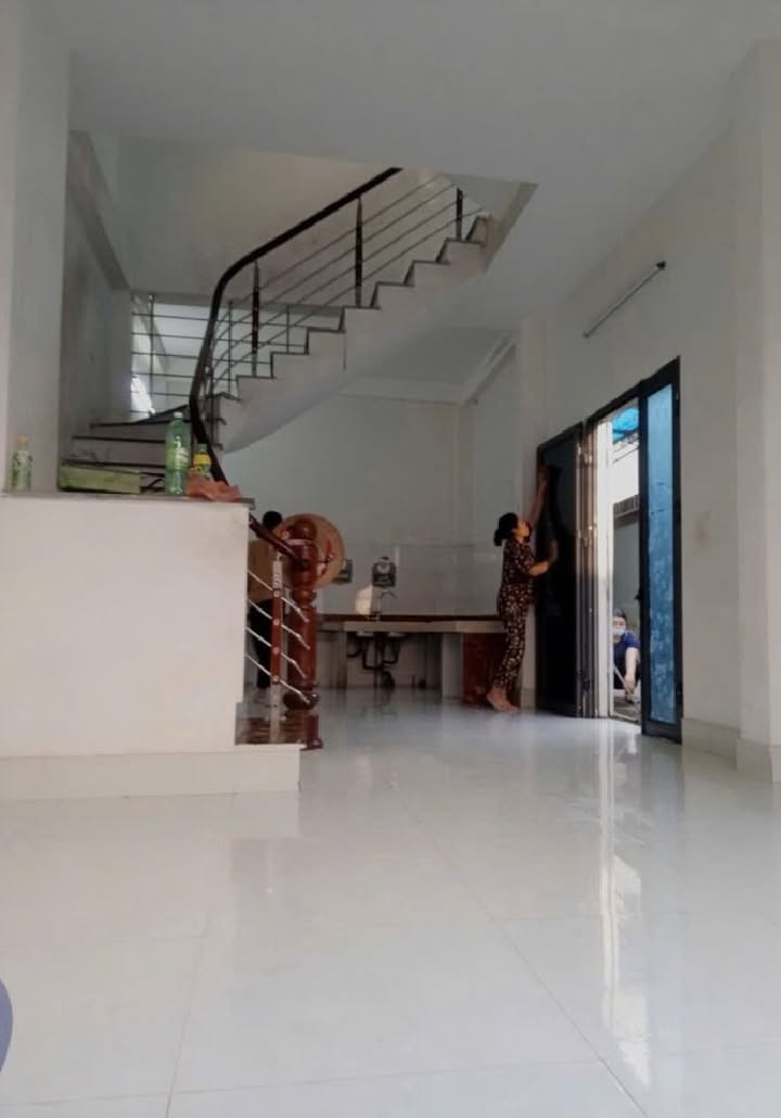 Bán Nhà 3 Tầng Lô Góc Vĩnh Ngọc Đông Anh 42m² - Ô Tô Đỗ Cửa, Giá Chỉ 5 Tỷ!