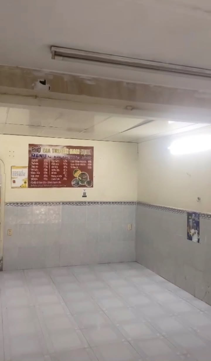 Nhà nguyên căn cho thuê Hẻm 160 Nguyễn Văn Quỳ, 64m² giá 10.5 triệu - Tiện ở và kinh doanh!