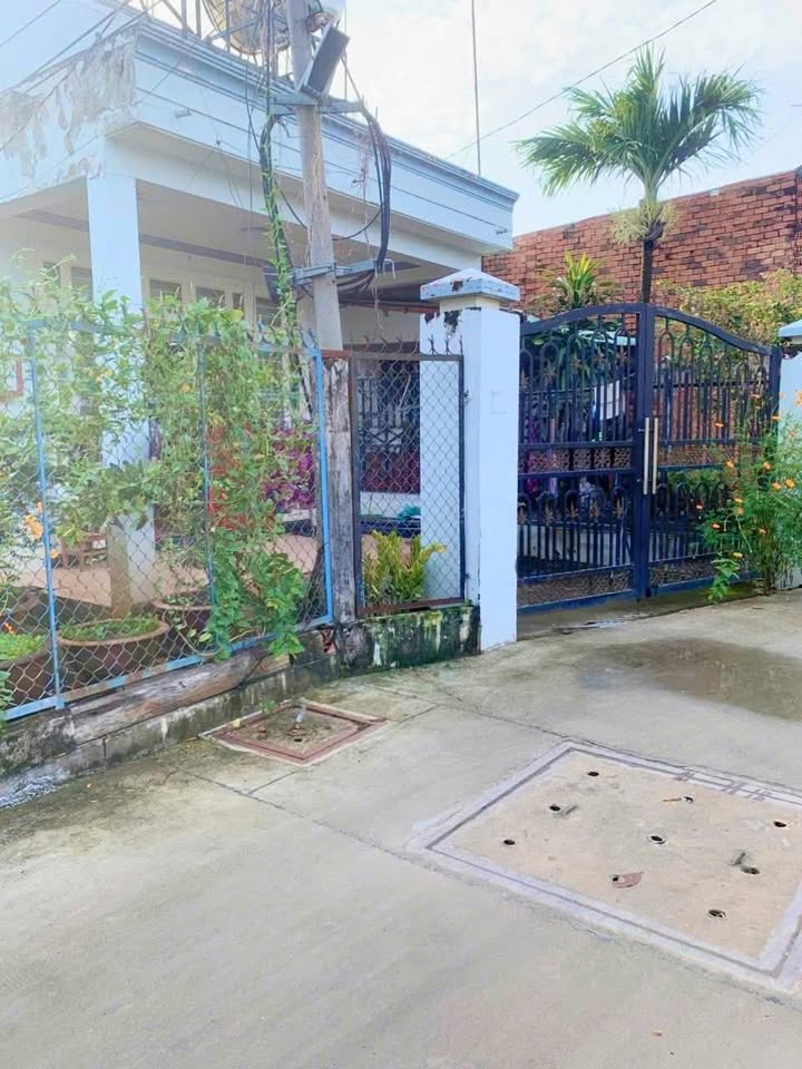 Nhà nguyên căn Thị trấn Đức Hòa 125m² giá 4.2 triệu - Không gian sống thoải mái!