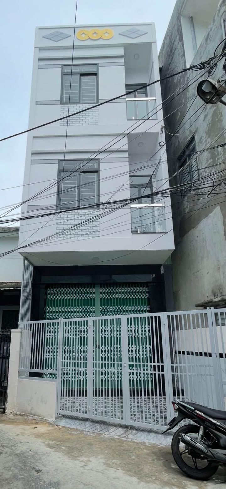 Bán Nhà 3 Tầng Hẻm 808 Đường Trần Hưng Đạo, Quy Nhơn 43m² - Thiết Kế Hiện Đại, Giá Tốt!