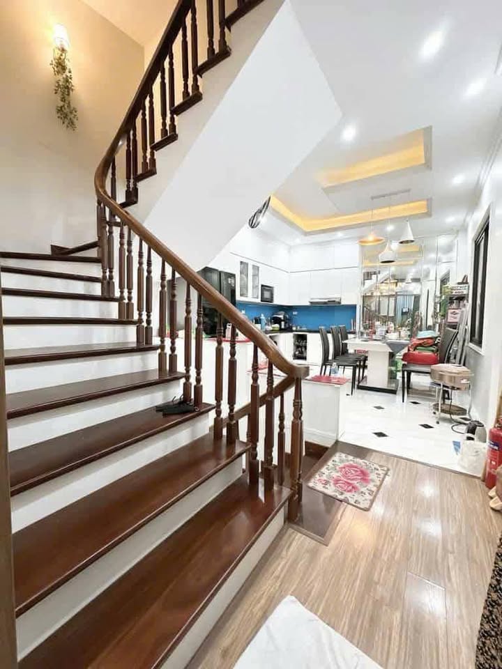 Nhà Đền Lừ 50m² giá 16 tỷ - Thiết kế đẹp, kinh doanh thuận lợi!