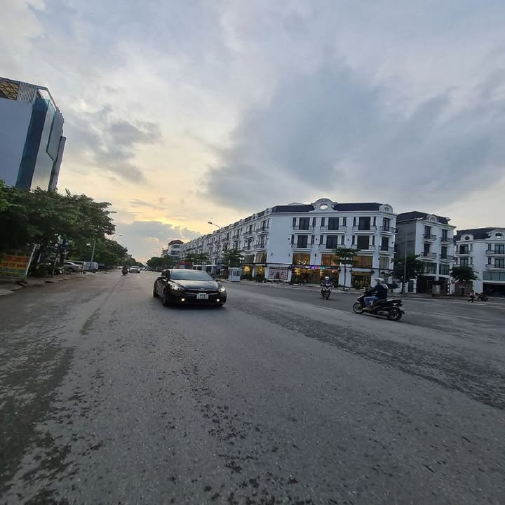 Đất nền Trâu Quỳ, Gia Lâm 55m² giá 9 tỷ - Sổ đỏ chính chủ, ô tô vào tận nơi!