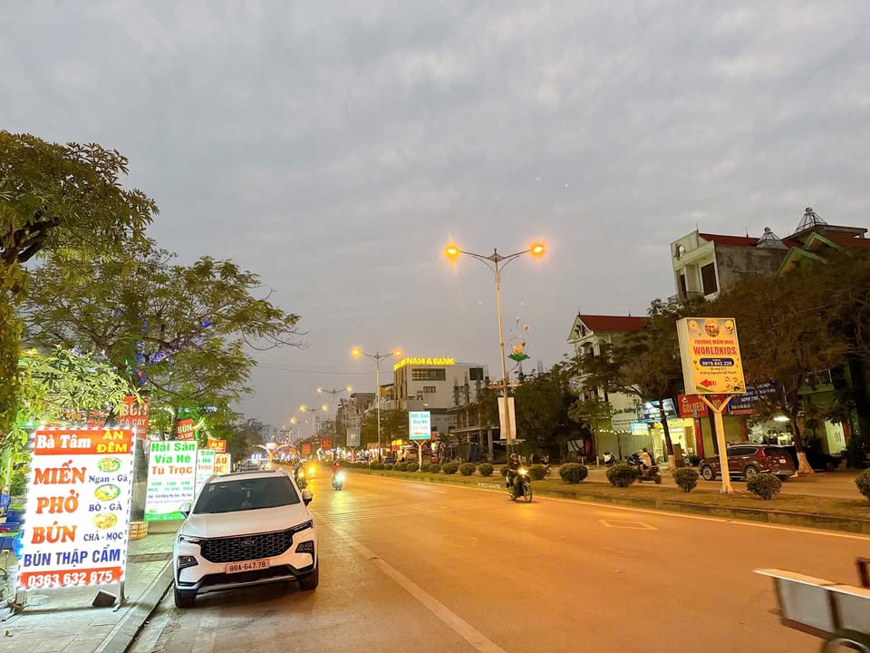 Nhà mặt phố Hà Tiên, Định Trung 115m² giá 11 tỷ - Kinh doanh sầm uất!