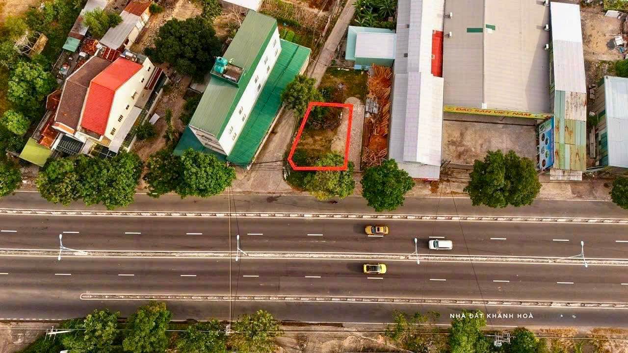 Đất mặt tiền Nguyễn Tất Thành, Nha Trang 60m² giá 3.15 tỷ - Cơ hội đầu tư hấp dẫn!