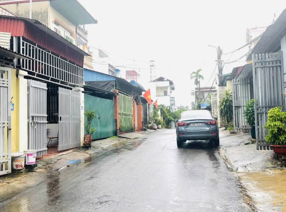 Nhà 2 tầng Phan Đình Phùng Thái Nguyên 80m² giá 2.8 tỷ - Diện tích sử dụng gần 100m²!