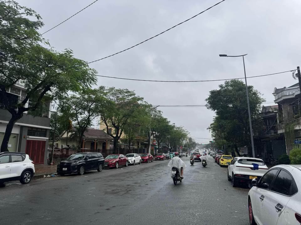 FrontHouse Đào Tấn, Huế 146m² giá 14 tỷ - Đối diện công viên, giao thông thuận tiện!