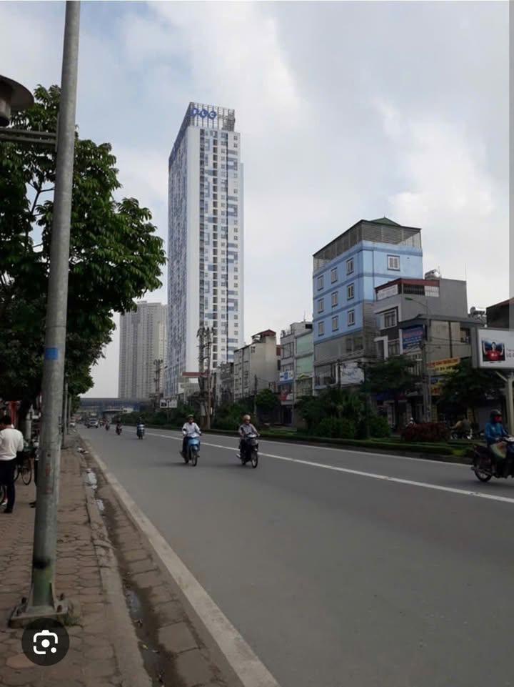 Nhà mặt đường Lê Trọng Tấn, La Khê, Hà Đông 70m² giá chỉ 9 triệu - Phù hợp kinh doanh và văn phòng!