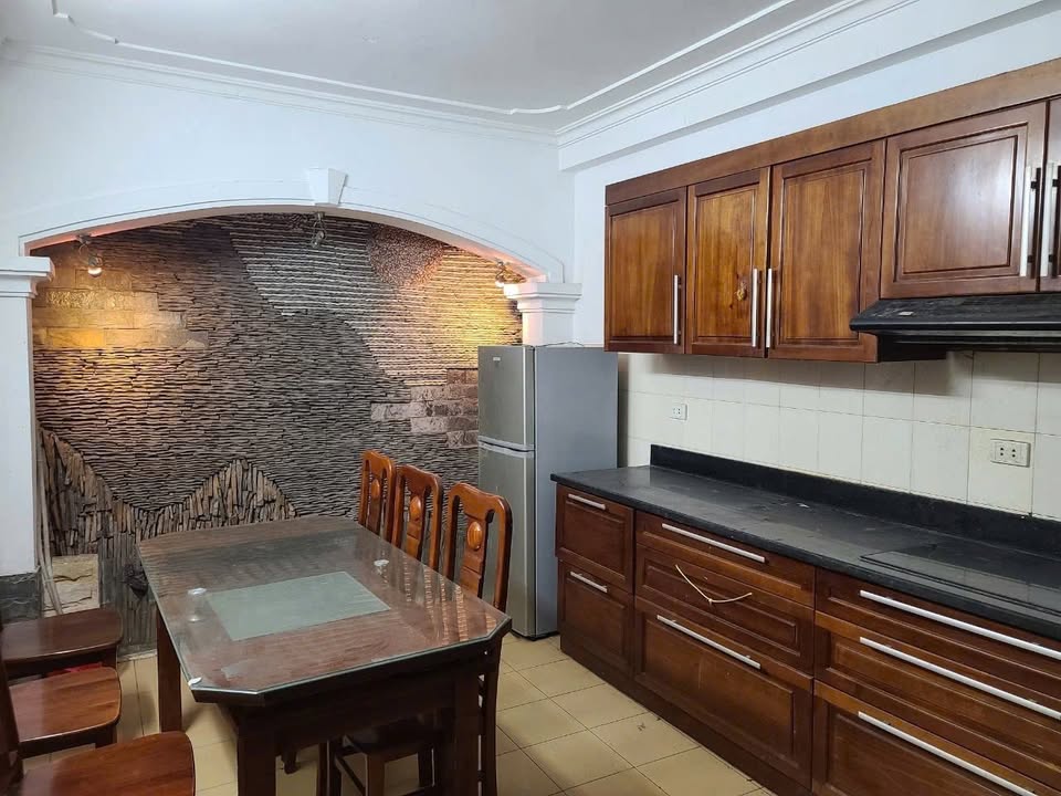 Nhà cho thuê Đường Bưởi, Ba Đình 65m² - Gần phố, tiện nghi đầy đủ!