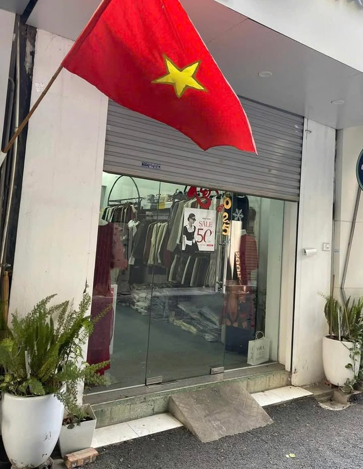 Mặt bằng kinh doanh Đường Đông Các 35m² giá 16 triệu - Địa điểm lý tưởng cho thời trang và làm đẹp!