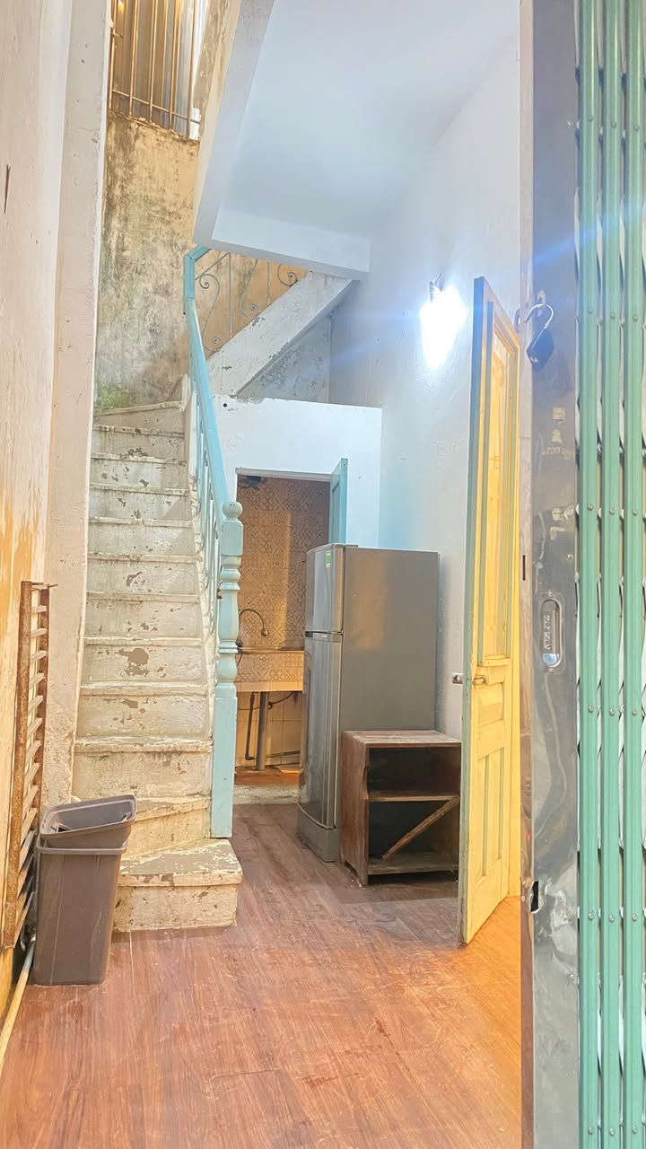 Nhà cho thuê chính chủ tại Văn Miếu, Đống Đa - 32m² giá chỉ 6 triệu/tháng!