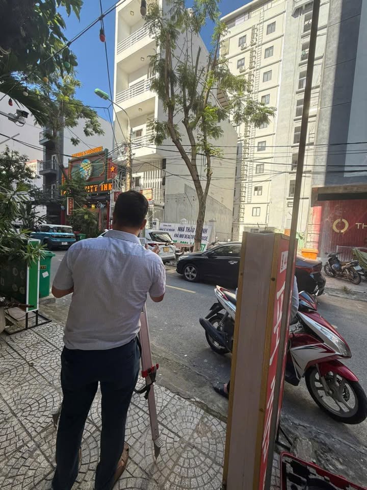 Mặt bằng cho thuê 41-43 An Thượng 32, Đà Nẵng - Vị trí đắc địa gần biển chỉ 30 triệu/tháng!