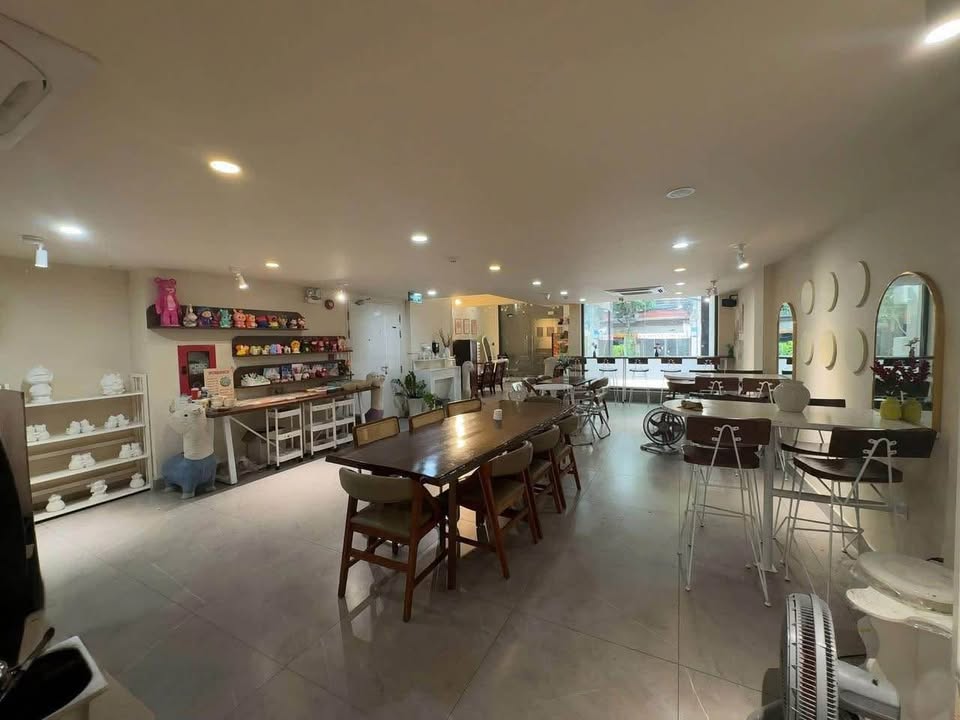 Shophouse cho thuê mặt tiền Nhất Chi Mai, Tân Bình 210m² - Cơ hội đầu tư chiến lược!