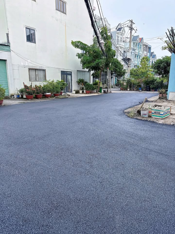 Nhà đẹp Hóc Môn 125m² giá 5.6 tỷ - Chính chủ, sẵn sàng vào ở!