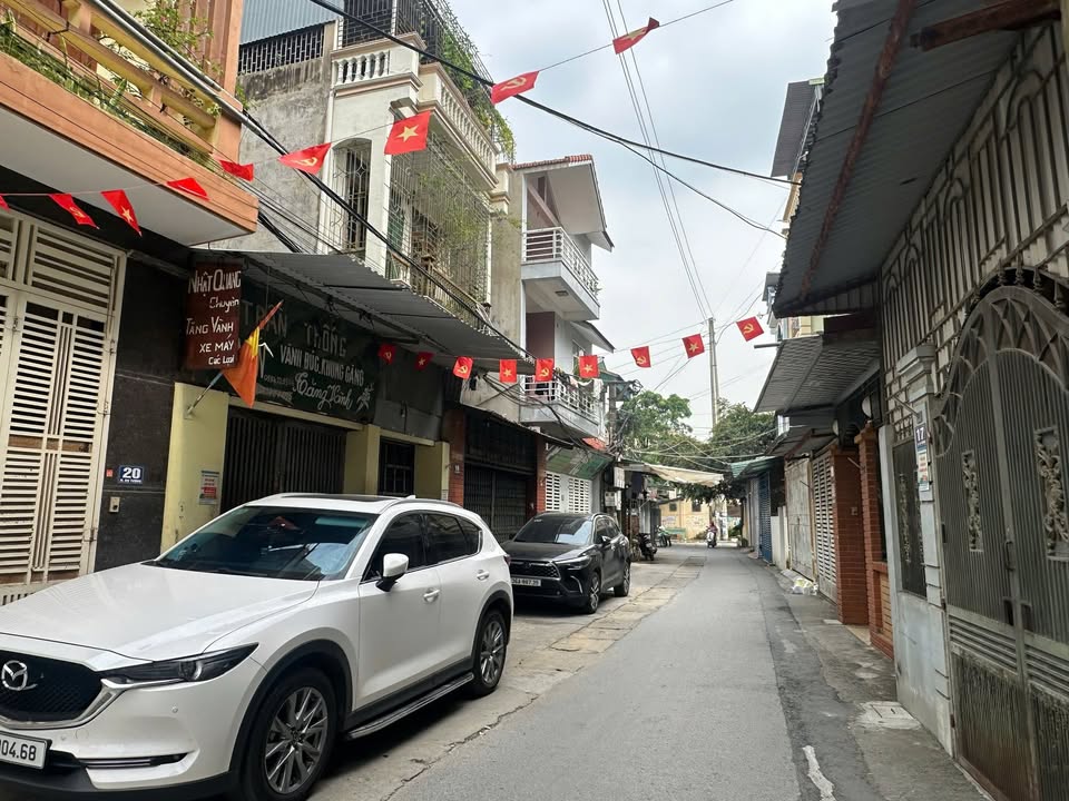 Nhà 2 Tầng Trung Tâm Hạc Thành 40.85m² giá chỉ 2.37 tỷ - Sẵn sàng vào ở ngay!