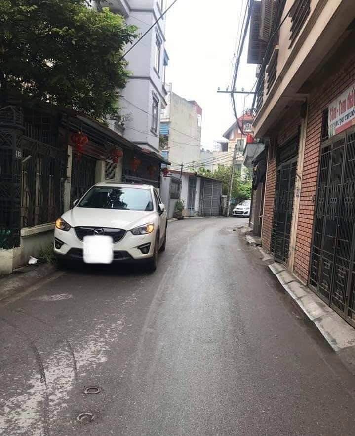 Nhà phố Hoàng Văn Thụ 80m² giá 9 tỷ - Ô tô đỗ cửa, gần hồ Đền Lừ!