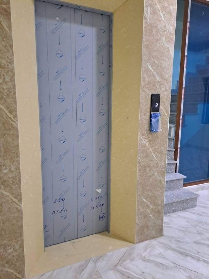 Cho thuê nhà mặt phố Đội Cấn, Ba Đình 112m² giá 48 triệu - Phù hợp làm văn phòng, nhà hàng