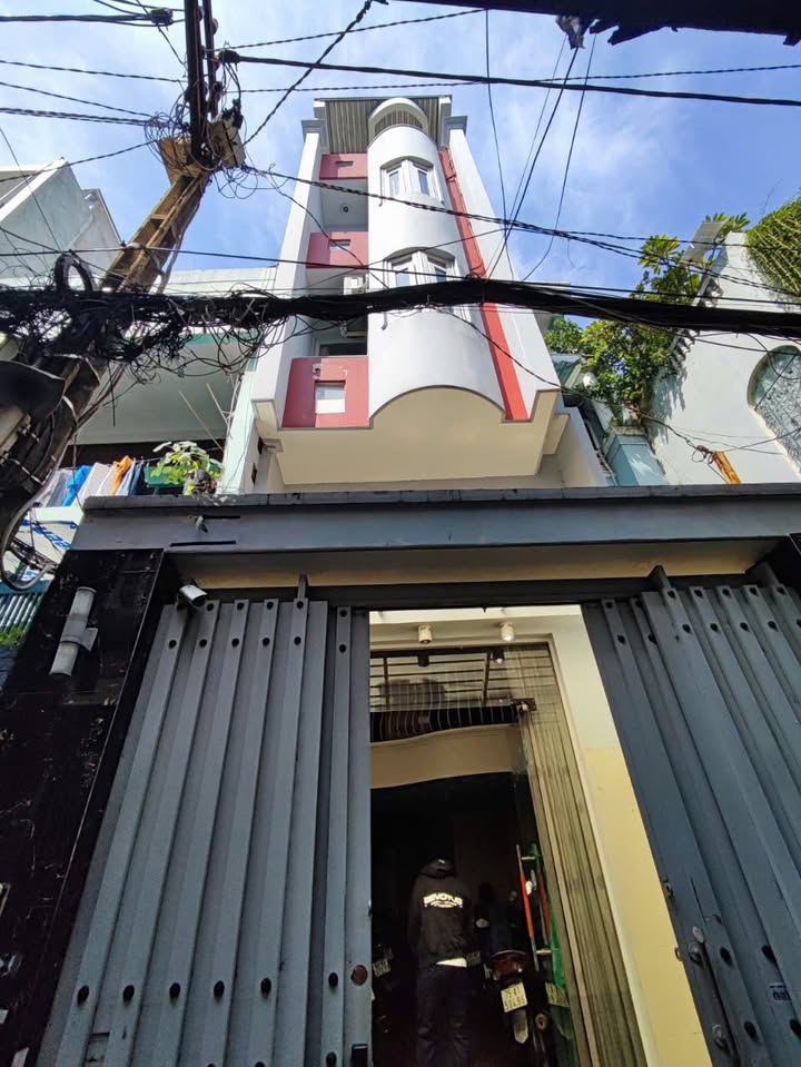 Nhà phố Trần Quang Diệu Quận 3 - 5 Tầng - Dòng Tiền Ổn Định - Giá Chỉ 8.3 Tỷ