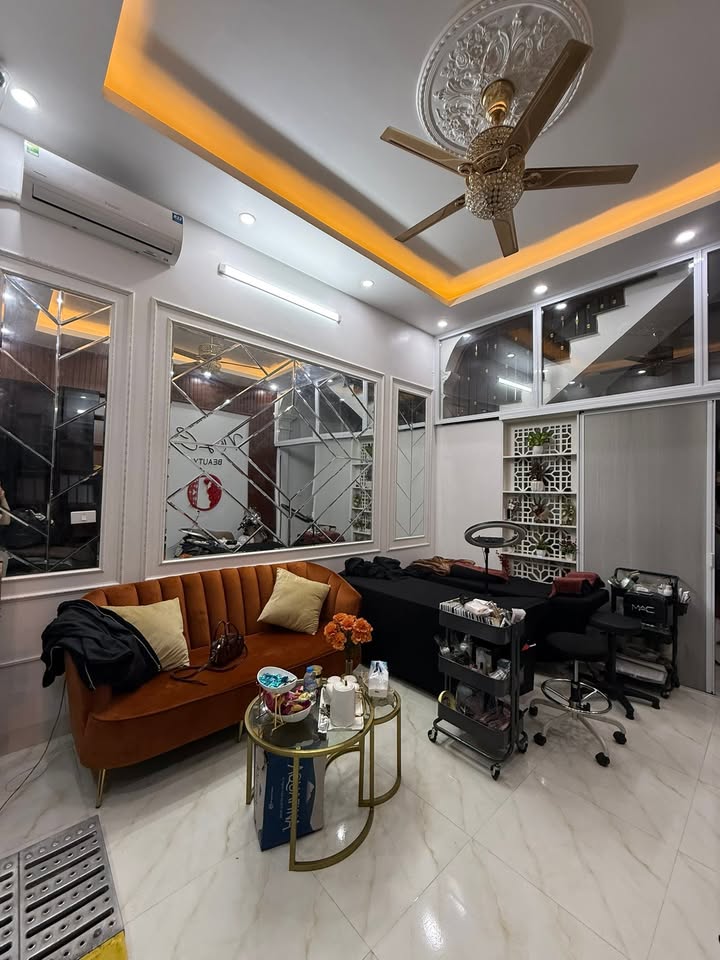 Nhà cho thuê phố Tôn Đức Thắng 35m² giá 15 triệu - Tiện nghi đầy đủ, vào ở ngay!