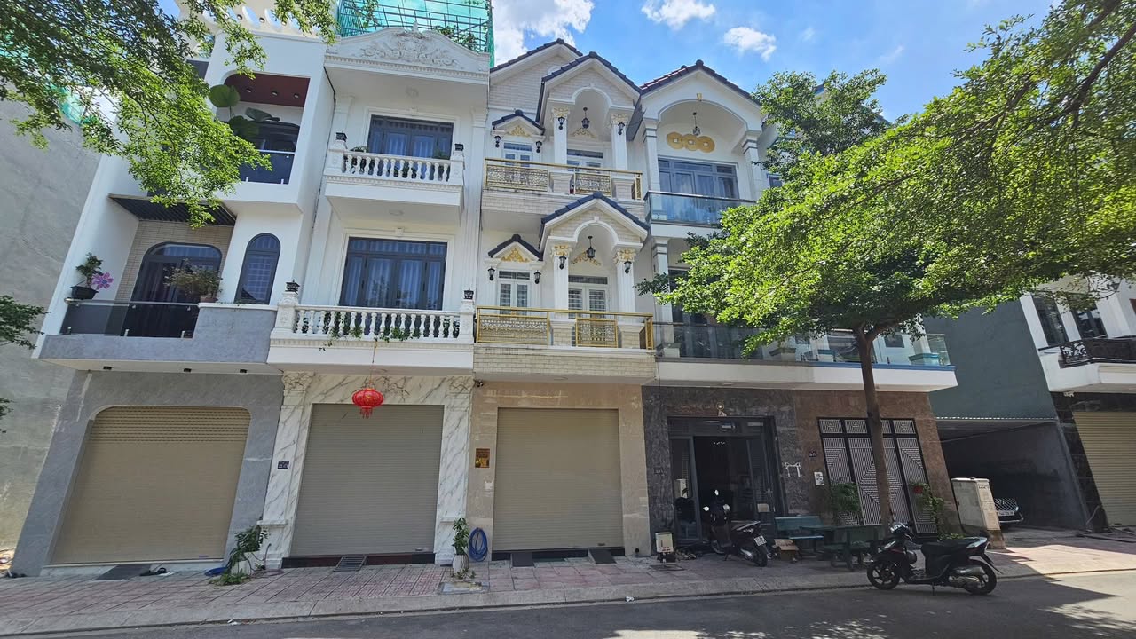 Nhà phố Bình Chuẩn, Thuận An 60m² giá 4.25 tỷ - Sổ hồng chính chủ, gần chợ!