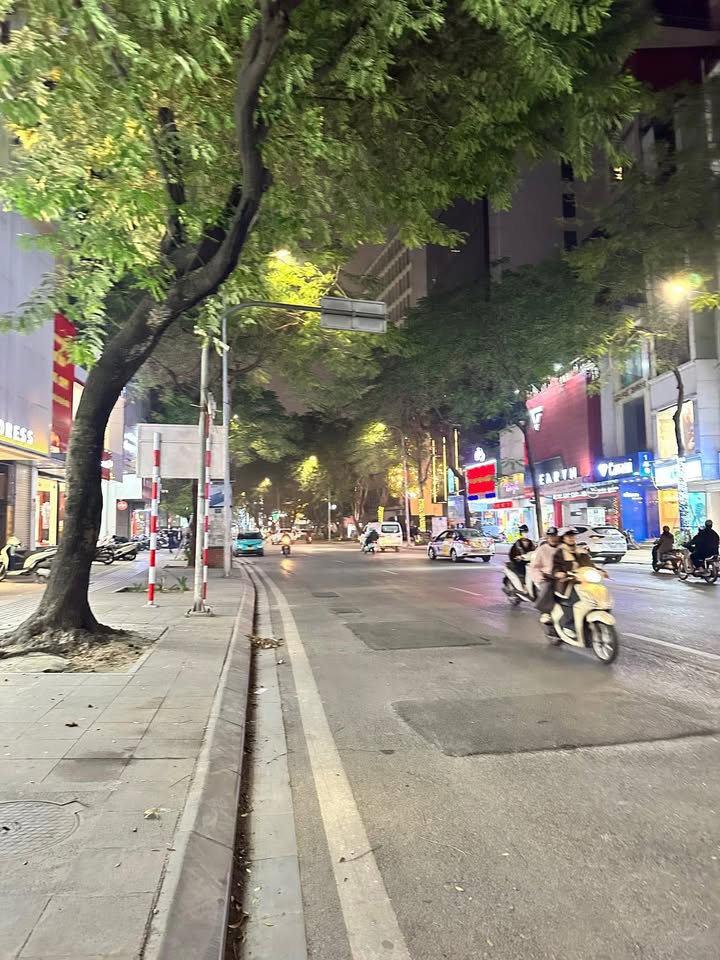 Đất vàng Thái Hà, Đống Đa 650m² giá 355 tỷ - Cơ hội đầu tư hiếm có!