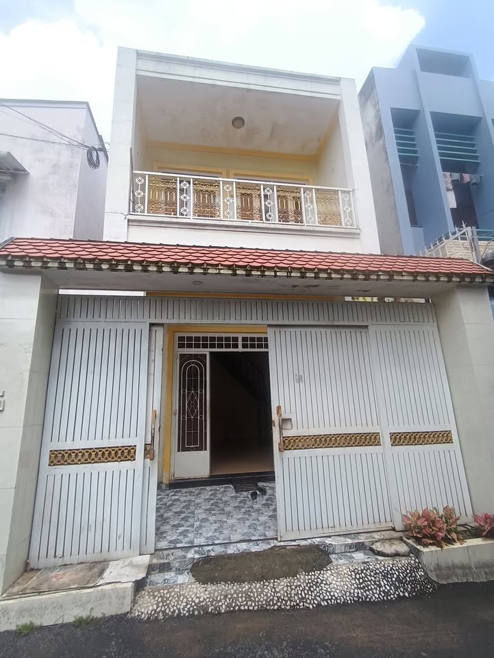 Nhà cho thuê hẻm ô tô đường Lê Văn Chí, Thủ Đức 90m² - Nhà trống nhận ngay!