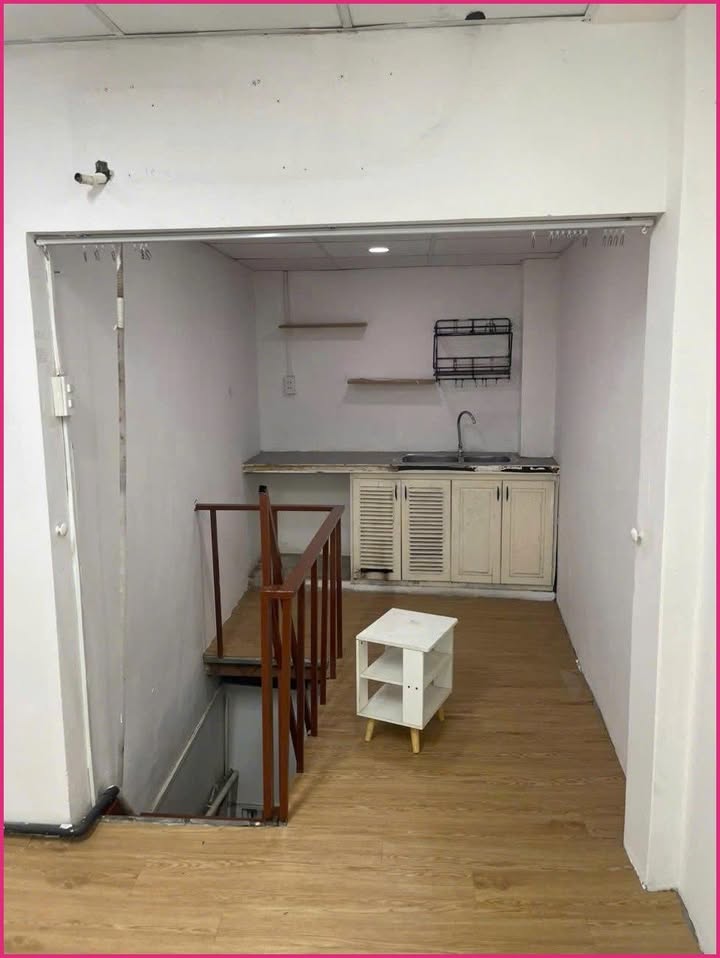 Nhà cho thuê hẻm lớn Trần Minh Quyền, Quận 10, 40m² - Phù hợp làm văn phòng hoặc lớp học!