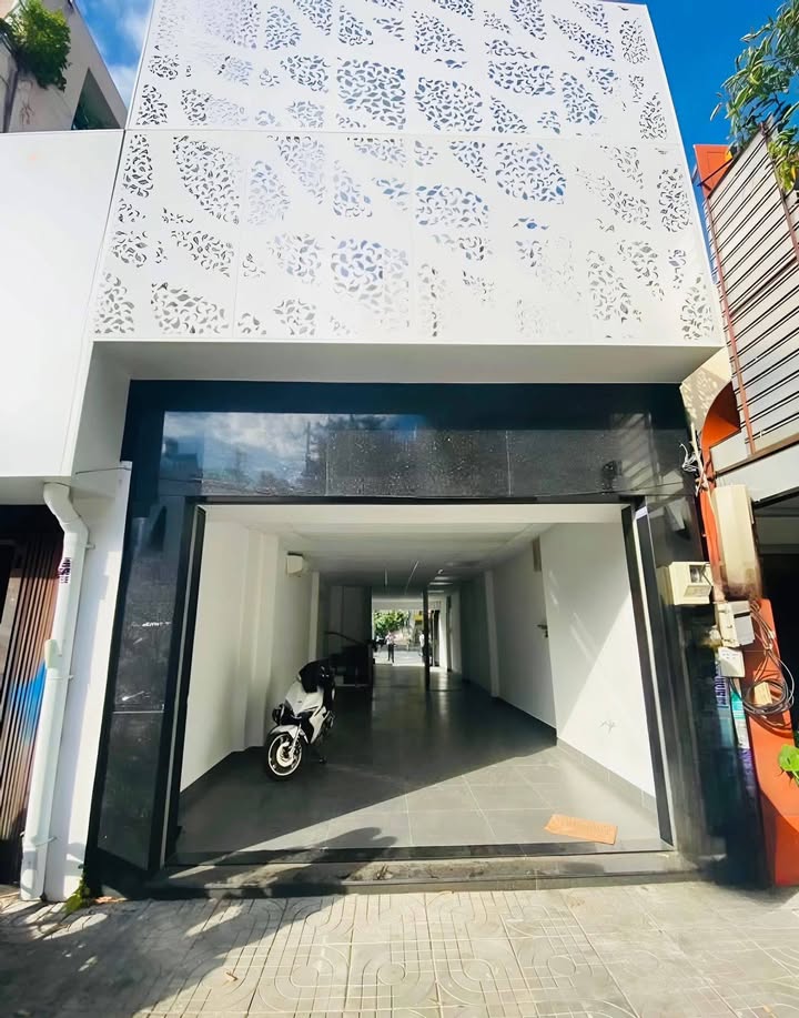 Mặt tiền Phan Đăng Lưu, Phú Nhuận 67m² - Vị trí đắc địa cho kinh doanh!