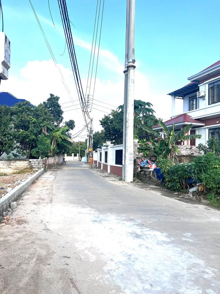 Đất đẹp Xuân Khanh Sơn Tây 178m² giá 1.9 tỷ - Đường ô tô thông thoáng!