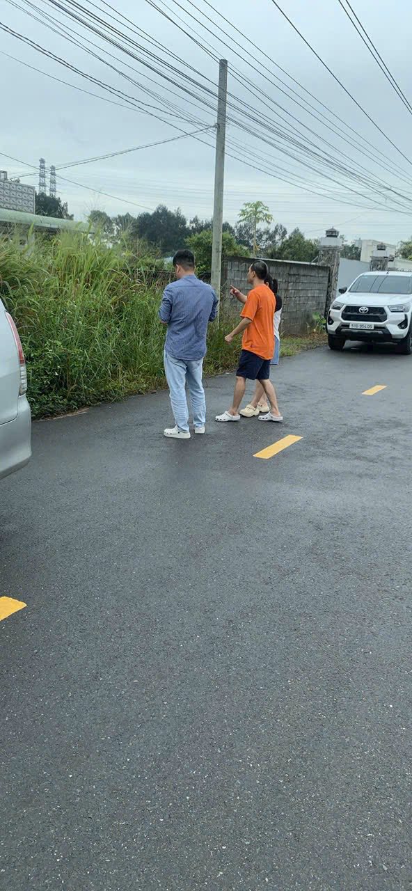 Đất nền Long Đức, Long Thành 300m² giá 7.9 tỷ - Mặt tiền đường nhựa thuận lợi!