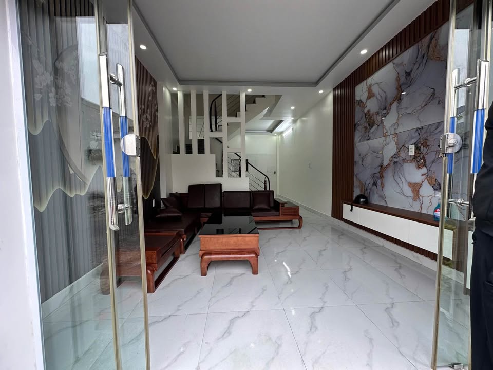 Nhà 3 tầng mặt đường Đa Phúc Dương Kinh 40m² - Bán gấp, giá thỏa thuận!