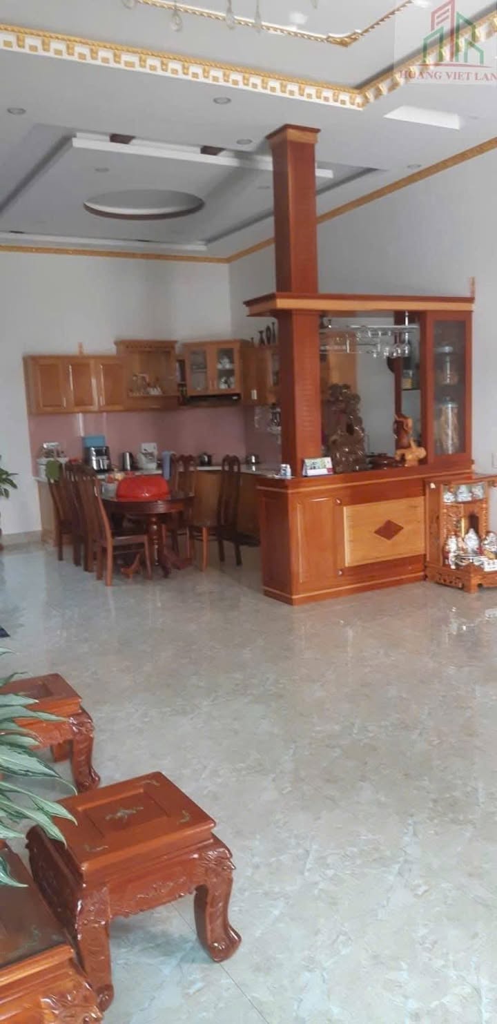 Nhà 1 mê đường Nguyễn Lâm 144m² giá 5.8 tỷ - Sân ô tô thoáng rộng!