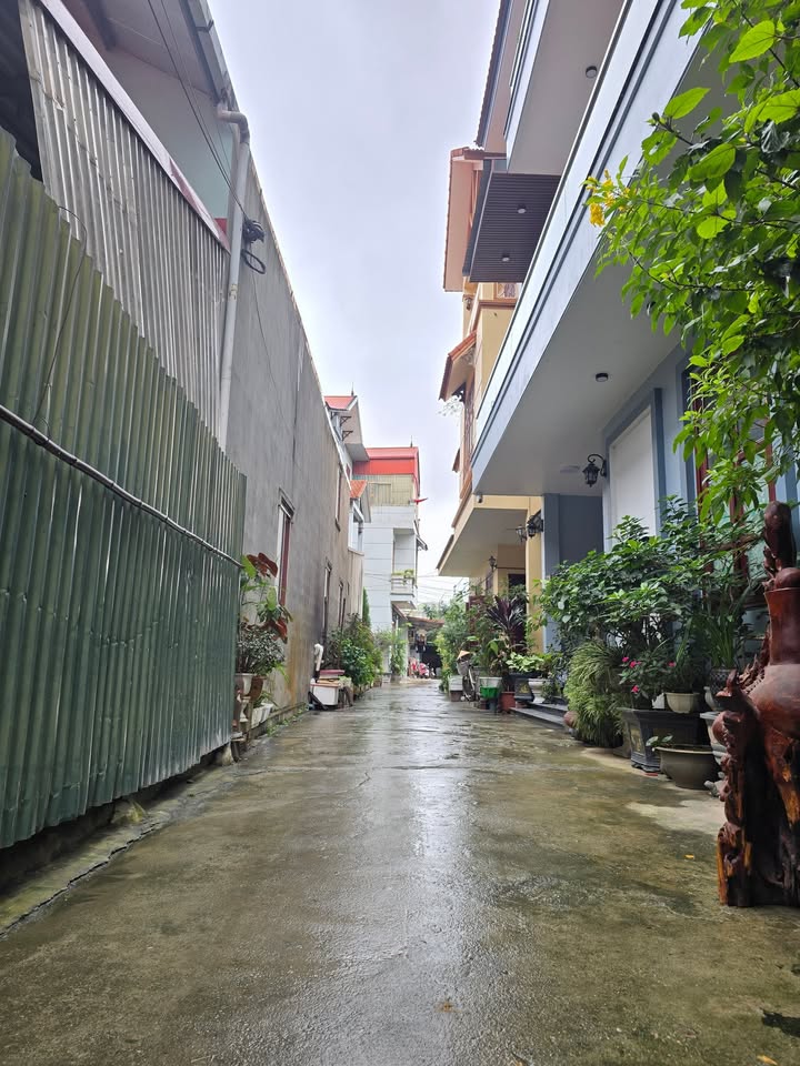 Nhà 3 tầng Vĩnh Trại 110m² giá 2.3 tỷ - Ô tô đỗ cửa, chính chủ!