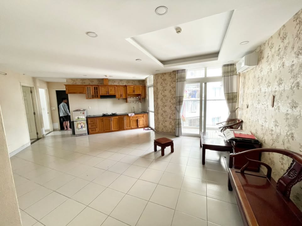 Căn hộ Hà Đô Nguyễn Văn Công 96m² giá 15 triệu - Giá tốt gần sân bay!